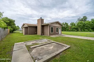 2131 E 26th St, Panama City, FL 32405 - Photo 25