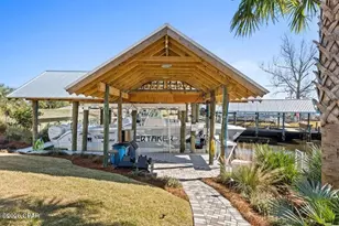 118 N 38th St, Mexico Beach, FL 32456 - Photo 3