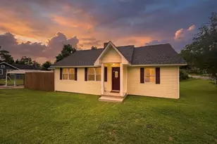 2959 Sylvia Dr, Marianna, FL 32446 - Photo 1