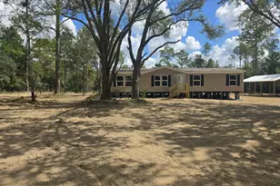 570 Apalachicola Ave, Alford, FL 32420 - Photo 1