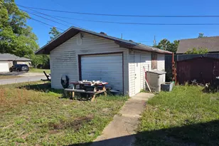 709 E 8th St, Lynn Haven, FL 32444 - Photo 3