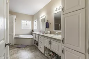 1180 Chattahoochee Ave, Alford, FL 32420 - Photo 13