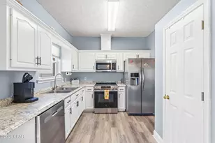 1010 Delaware Ave, Lynn Haven, FL 32444 - Photo 7