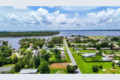 805 W 6th Street, Lynn Haven, FL 32444 - Photo 5