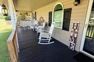 2034 Main St, Grand Ridge, FL 32442 - Photo 27