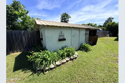 2034 Main Street, Grand Ridge, FL 32442 - Photo 33