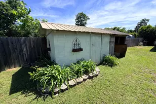 2034 Main St, Grand Ridge, FL 32442 - Photo 33