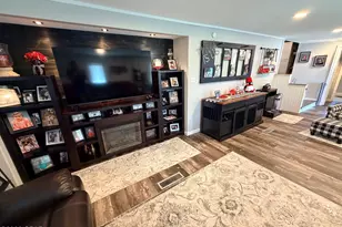 2034 Main St, Grand Ridge, FL 32442 - Photo 5