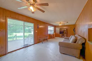 2555 Hollister Rd, Marianna, FL 32446 - Photo 17