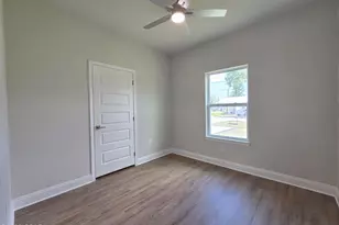 635 N 11th St, Panama City, FL 32404 - Photo 13