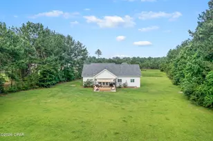566 Lakepointe Dr, Chipley, FL 32428 - Photo 9