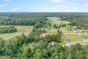 566 Lakepointe Dr, Chipley, FL 32428 - Photo 35