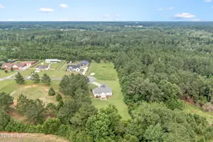 566 Lakepointe Dr, Chipley, FL 32428 - Photo 17