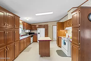144 Carol St, Wewahitchka, FL 32465 - Photo 9
