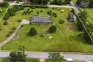 409 E Wisconsin Ave, Bonifay, FL 32425 - Photo 35