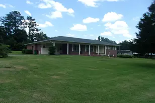 409 E Wisconsin Ave, Bonifay, FL 32425 - Photo 1
