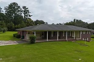 409 E Wisconsin Ave, Bonifay, FL 32425 - Photo 1