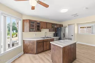 2718 Country Club Dr, Lynn Haven, FL 32444 - Photo 9
