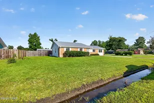 1302 Wyoming Ave, Lynn Haven, FL 32444 - Photo 29