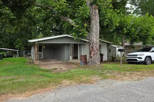 1352 Watts Ave, Chipley, FL 32428 - Photo 1