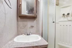 422 McDuff Dr, Alford, FL 32420 - Photo 35