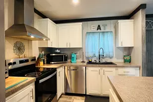 7876 Paula St, Sneads, FL 32460 - Photo 5