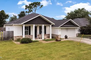 2335 Fortune Ave, Panama City, FL 32405 - Photo 1
