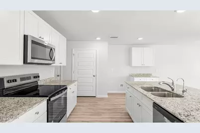 3135 Sawgrass Street, Southport, FL 32409 - Photo 7