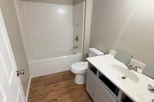 6636 Grande Oak Loop, Grand Ridge, FL 32442 - Photo 5