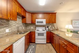 17462 Front Beach Rd, Panama City Beach, FL 32413 - Photo 5