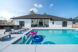 221 White Oaks Blvd, Southport, FL 32409 - Photo 3