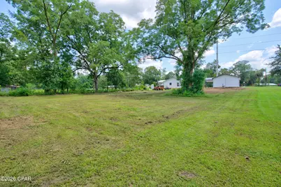 1028 Pelham Avenue, Graceville, FL 32440 - Photo 3