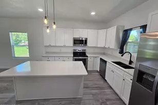3104 W 20th Ct, Panama City, FL 32405 - Photo 7