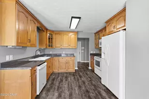 8017 Bluebird Ln, Youngstown, FL 32466 - Photo 9