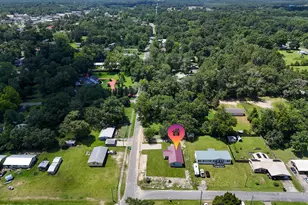 907 N Rangeline St, Bonifay, FL 32425 - Photo 7