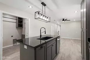 907 N Rangeline St, Bonifay, FL 32425 - Photo 17