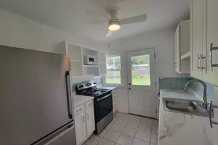 1010 E 2nd Pl, Panama City, FL 32401 - Photo 11
