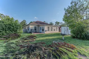 819 Ashley Cir, Alford, FL 32420 - Photo 5