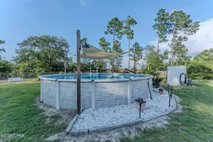 819 Ashley Cir, Alford, FL 32420 - Photo 9