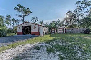 819 Ashley Cir, Alford, FL 32420 - Photo 11