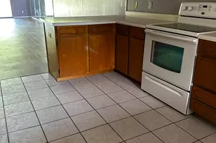 1060 W 11th Ct, Panama City, FL 32401 - Photo 3