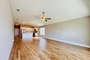 290 Bayou Bend Ln, Callaway, FL 32404 - Photo 7