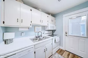 2100 W Beach Dr, Panama City, FL 32401 - Photo 13