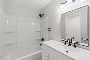 1025 Edison Ave, Alford, FL 32420 - Photo 27