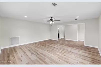 1025 Edison Avenue, Alford, FL 32420 - Photo 9