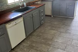 10325 Thomas Ln, Fountain, FL 32438 - Photo 7