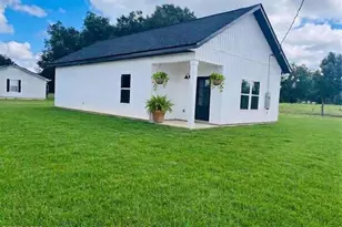 2142 Buckhead Dr, Grand Ridge, FL 32442 - Photo 1