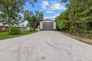 709 W 5th St, Lynn Haven, FL 32444 - Photo 27