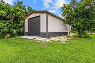 709 W 5th St, Lynn Haven, FL 32444 - Photo 27