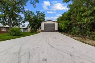 709 W 5th St, Lynn Haven, FL 32444 - Photo 19